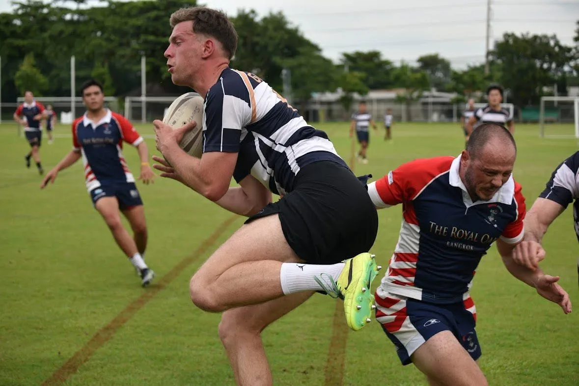 A Guerilla player catching the ball in a match